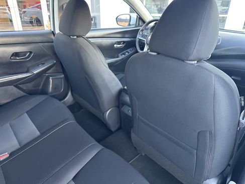 Used 2025 Nissan Sentra SV image 24