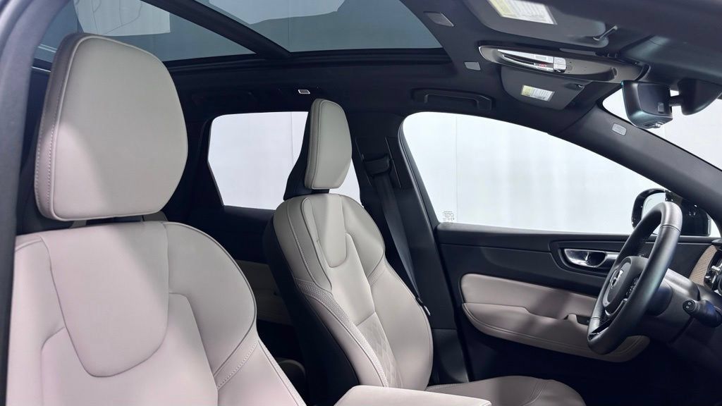 Certified 2026 Volvo XC60 B5 Plus AWD/4WD image 19