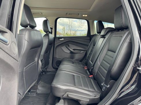 Used 2019 Ford Escape Titanium AWD/4WD image 16