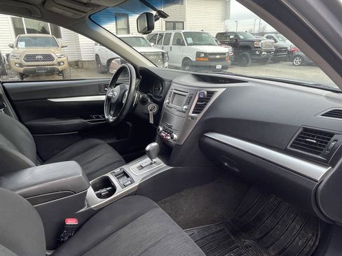 Used 2014 Subaru Outback 2.5i Premium image 7