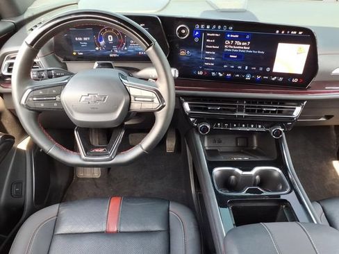 Used 2025 Chevrolet Traverse RS w/ LPO, Floor Liner Package FWD image 18