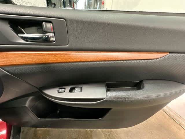 Used 2013 Subaru Outback 3.6R Limited w/ Moonroof Pkg AWD/4WD image 17