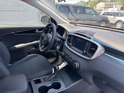Used 2018 Kia Sorento AWD image 27