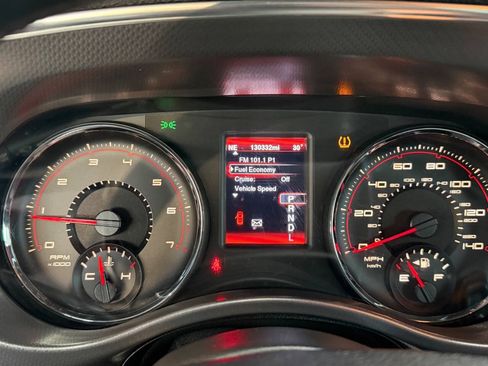 Used 2014 Dodge Charger SXT RWD image 26