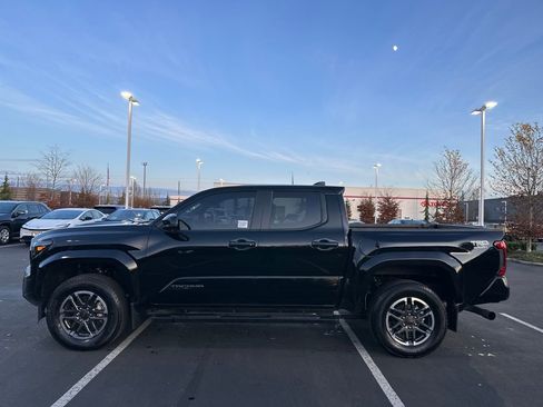 Used 2024 Toyota Tacoma TRD Sport image 6