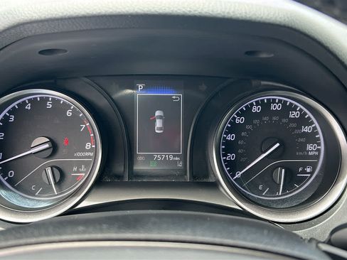 Used 2022 Toyota Camry SE FWD image 21