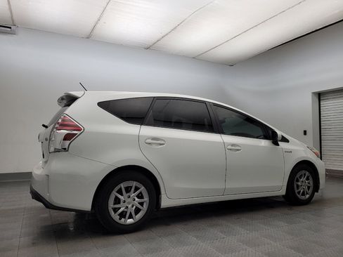 Used 2015 Toyota Prius V Four image 10