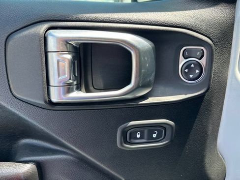 Used 2020 Jeep Wrangler Sport AWD/4WD image 18