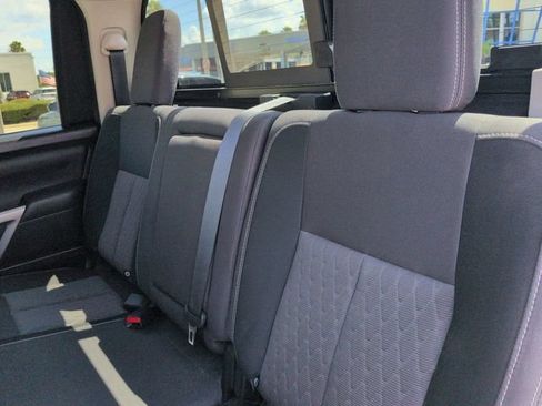 Used 2022 Nissan Titan SV w/ SV Convenience Package AWD/4WD image 14
