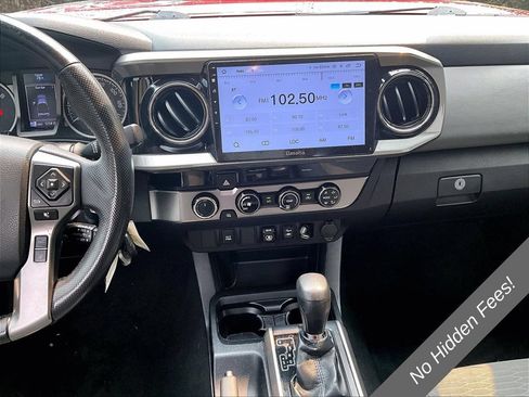 Used 2018 Toyota Tacoma SR5 AWD/4WD image 5