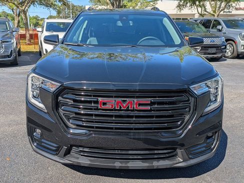 Used 2023 GMC Terrain SLT w/ Elevation Edition FWD image 9