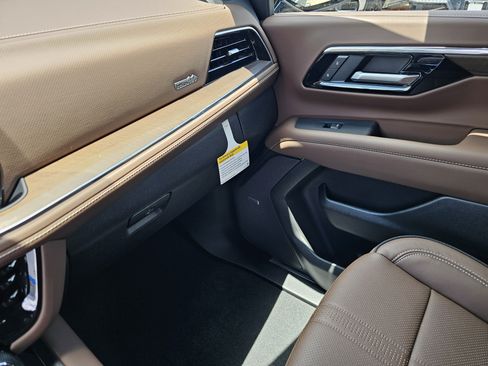 New 2026 Chevrolet Tahoe High Country AWD/4WD image 33