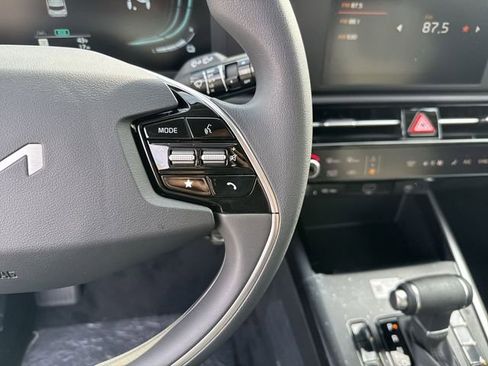 New 2026 Kia Niro LX image 12