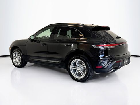 Certified 2025 Porsche Macan image 3