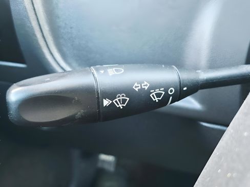 Used 2009 Dodge Challenger SE image 21