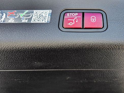 New 2025 Mercedes-Benz GLC 350e 4MATIC image 31