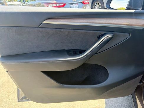 Used 2023 Tesla Model Y Long Range AWD/4WD image 8