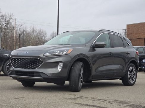 Used 2020 Ford Escape SEL image 9