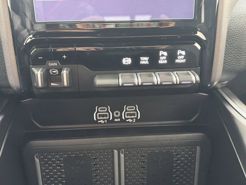 Used 2025 RAM 3500 Laramie w/ Night Edition image 10