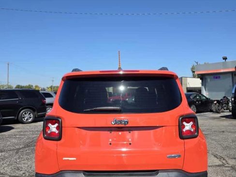 Used 2015 Jeep Renegade Latitude w/ Popular Equipment Group image 14