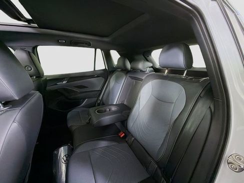 New 2025 Volkswagen Tiguan SE R-Line image 22