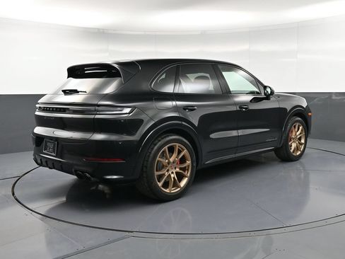 Certified 2025 Porsche Cayenne S AWD/4WD image 8