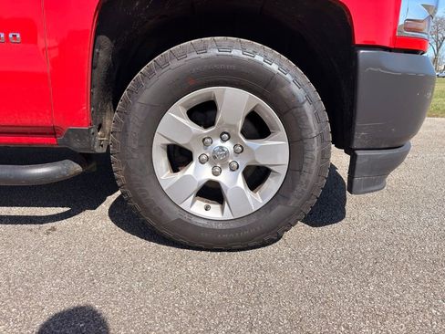Used 2017 Chevrolet Silverado 1500 W/T AWD/4WD image 17
