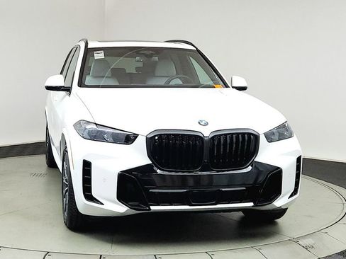 Used 2026 BMW X5 xDrive40i w/ M Sport Package AWD/4WD image 2