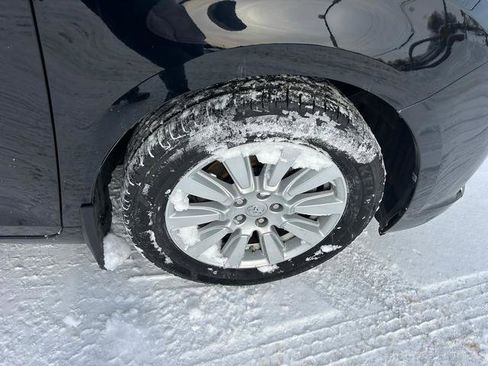 Used 2017 Toyota Sienna XLE image 23