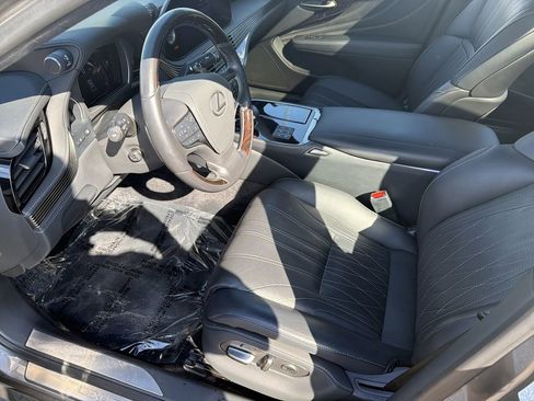 Used 2023 Lexus LS 500 AWD w/ Interior Upgrade Package image 11