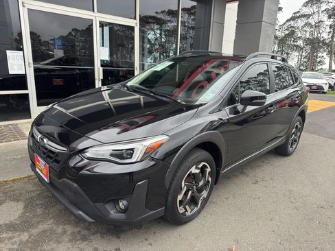 Used 2022 Subaru Crosstrek 2.5i Limited w/ Moonroof Package 2 AWD/4WD image 2