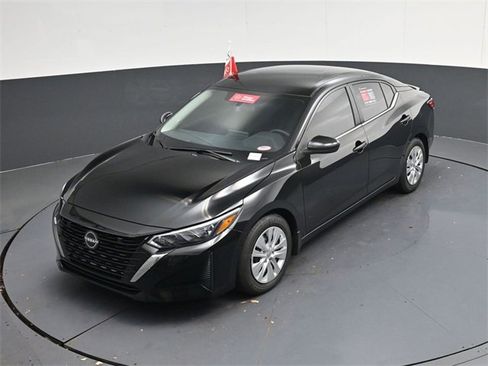 Used 2025 Nissan Sentra S image 45