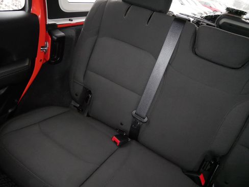 Used 2019 Jeep Wrangler Unlimited Sahara w/ Cold Weather Group image 12