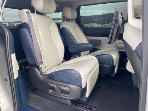 Used 2025 Kia Carnival SX Prestige image 14