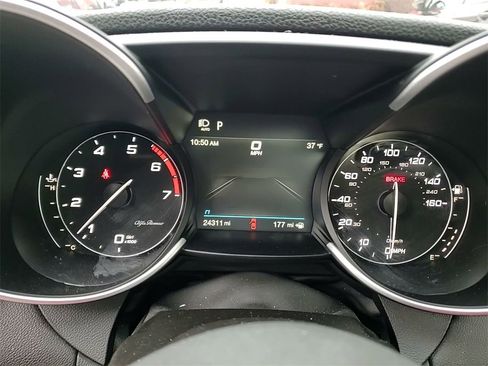 Used 2023 Alfa Romeo Giulia Veloce image 27