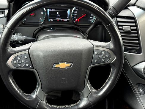 Used 2019 Chevrolet Suburban LT image 14
