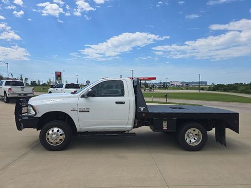 Used 2018 RAM 3500 Tradesman w/ Chrome Appearance Group AWD/4WD image 2