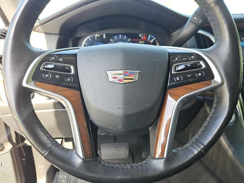 Used 2019 Cadillac Escalade ESV 4WD image 27