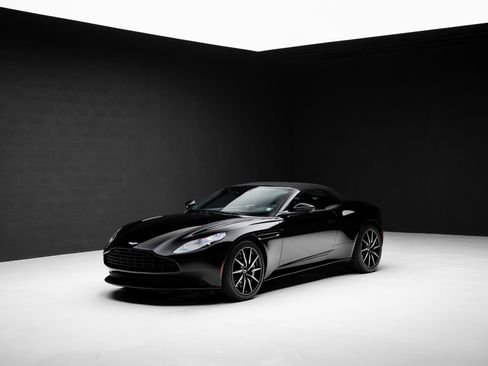 Used 2019 Aston Martin DB11 Volante RWD image 4