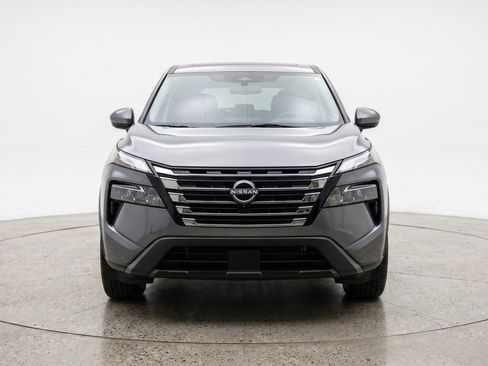 Used 2025 Nissan Rogue SV AWD/4WD image 2
