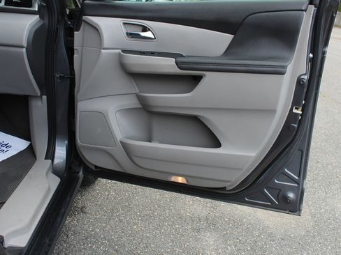 Used 2016 Honda Odyssey LX image 17