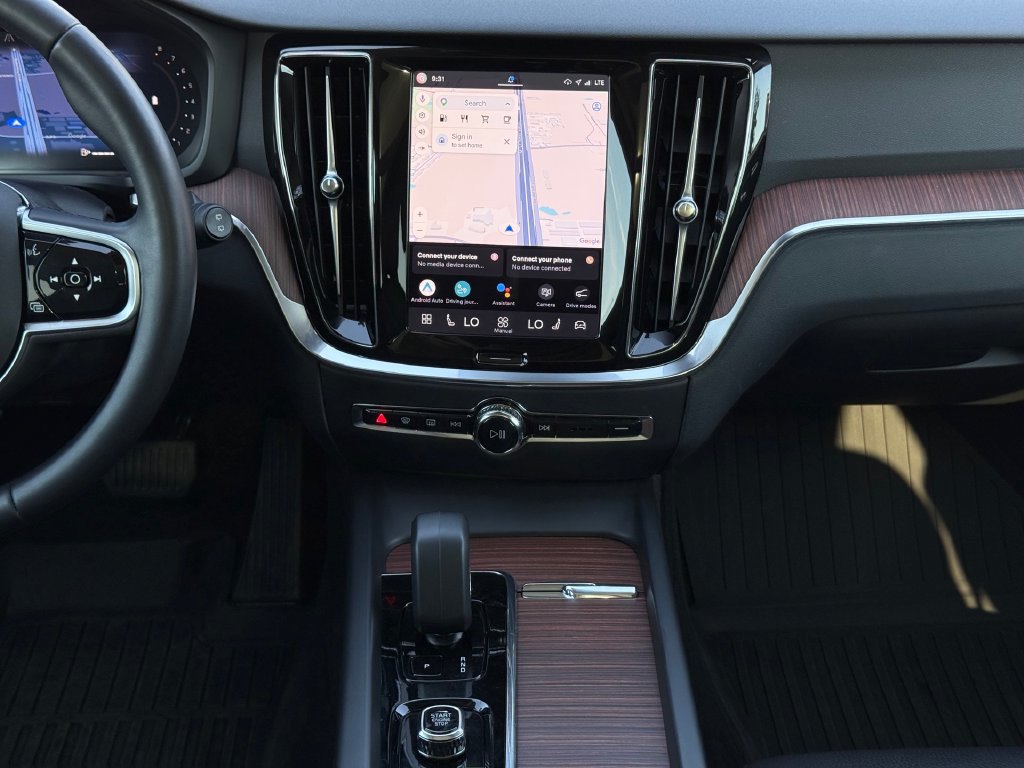 Used 2025 Volvo V60 B5 Cross Country Plus AWD/4WD image 23