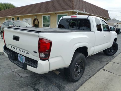 Used 2023 Toyota Tacoma SR w/ SR Convenience Package RWD image 4