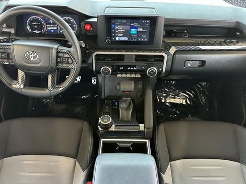Used 2025 Toyota Tacoma TRD Sport AWD/4WD image 17