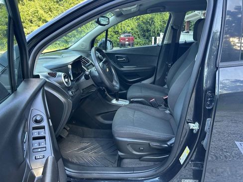 Used 2016 Chevrolet Trax LS FWD image 11