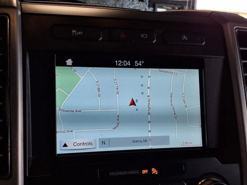 Used 2018 Ford F150 Platinum w/ Equipment Group 701A Luxury image 21