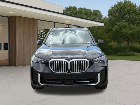 New 2026 BMW X5 xDrive50e w/ Premium Package AWD/4WD image 4