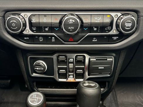 Certified 2024 Jeep Wrangler Sahara image 16