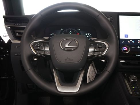 Used 2026 Lexus GX 550 w/ Cold Area Package AWD/4WD image 13