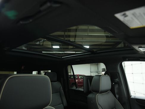 New 2026 GMC Yukon XL Elevation w/ Elevation Premium Package image 24